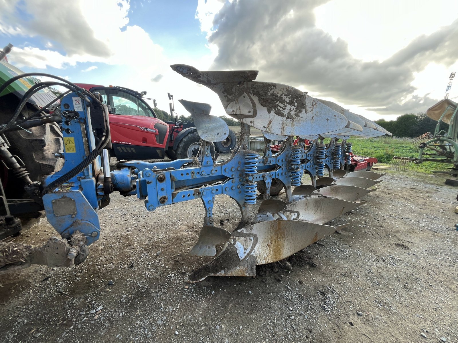 Pflug des Typs Lemken VARIOPAL 8 X VARILARGE, Gebrauchtmaschine in PONTIVY (Bild 2)