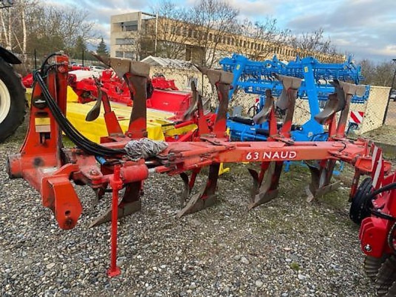 Pflug van het type Naud 65, Gebrauchtmaschine in Sainte-Croix-en-Plaine (Foto 2)