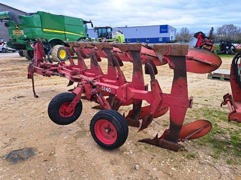 Pflug van het type Naud RNH, Gebrauchtmaschine in SAINT-GERMAIN DU PUY (Foto 3)