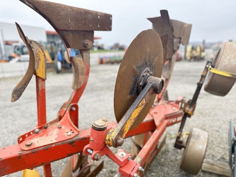 Pflug Türe ait Pöttinger Servo 3 Pflug 4-scharig, Gebrauchtmaschine içinde St. Marienkirchen (resim 8)