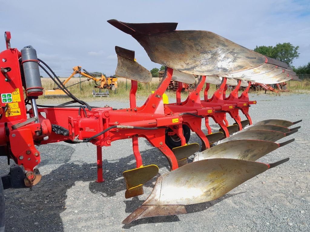 Pflug del tipo Pöttinger SERVO 35 S, Gebrauchtmaschine In BAZOGES EN PAREDS (Immagine 1)