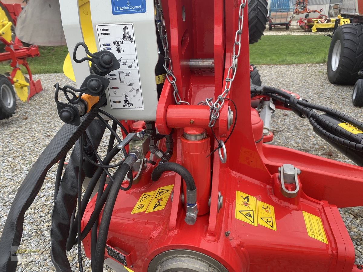 Pflug des Typs Pöttinger SERVO 4000 PLUS, Neumaschine in Senftenbach (Bild 7)