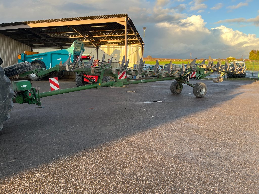 Pflug du type Sonstige 12 chariot, Gebrauchtmaschine en VERT TOULON (Photo 2)