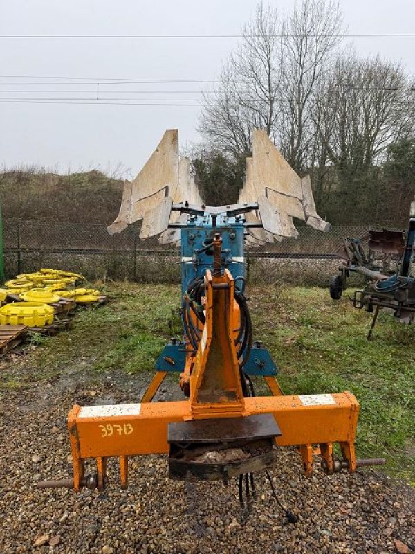 Pflug van het type Sonstige CHARRUE 6 CORPS, Gebrauchtmaschine in BOSC LE HARD (Foto 5)