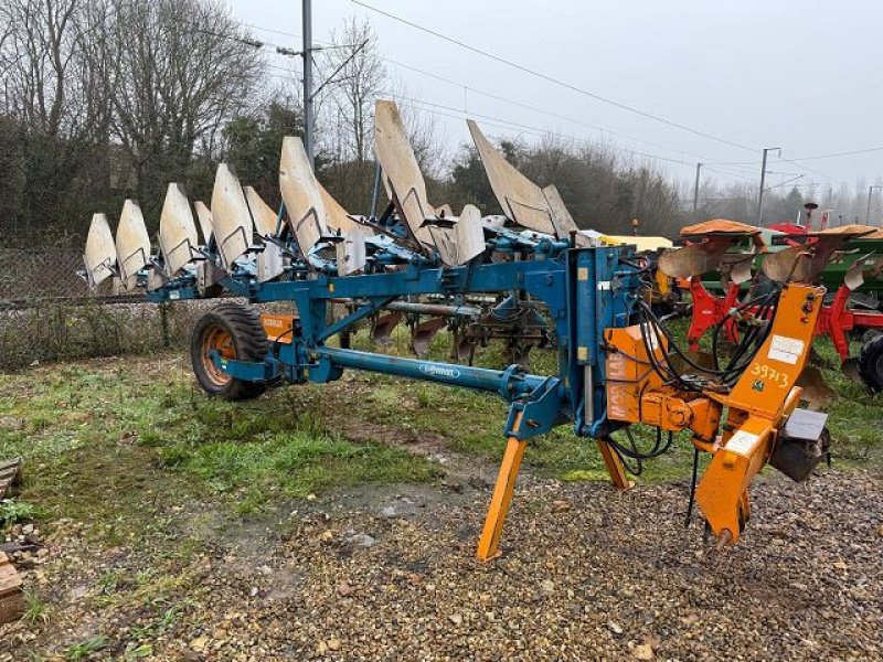 Pflug van het type Sonstige CHARRUE 6 CORPS, Gebrauchtmaschine in BOSC LE HARD (Foto 1)