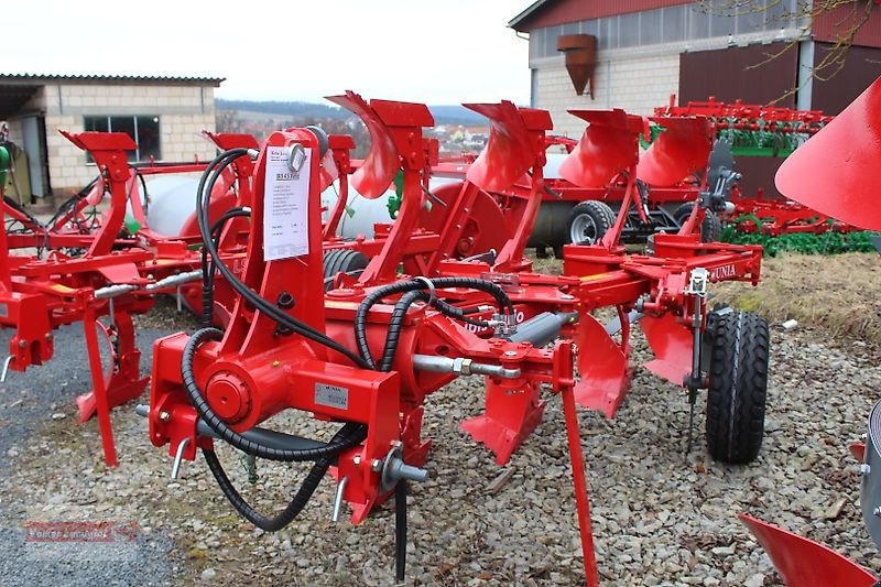 Pflug des Typs Unia Ibis Vario 4 S, Neumaschine in Ostheim/Rhön (Bild 1)