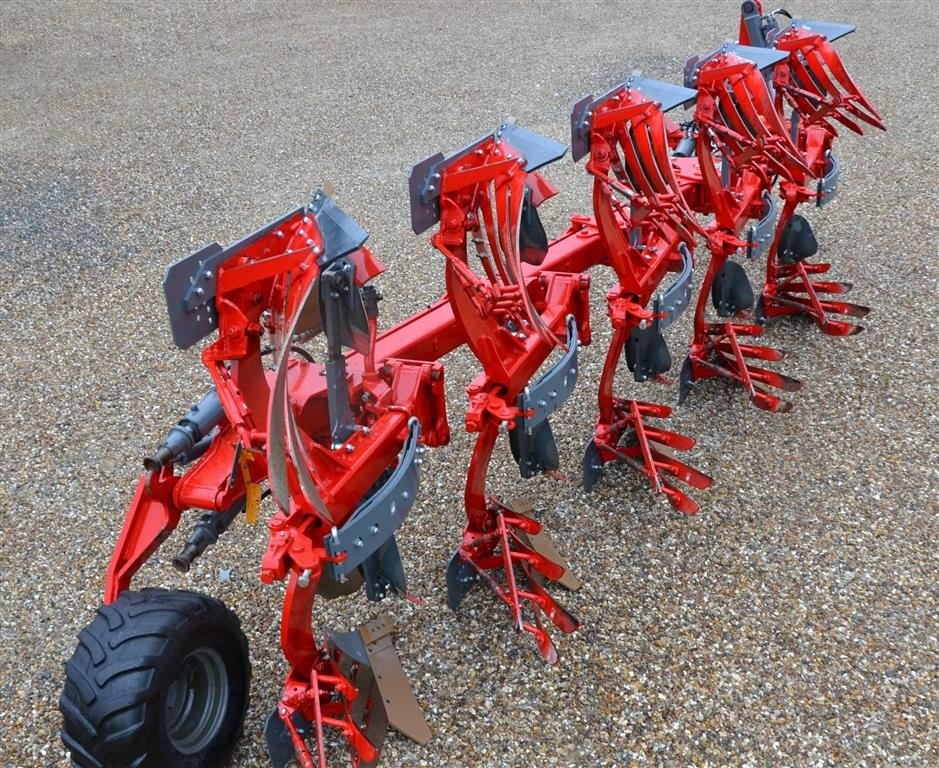 Pflug van het type Unia Ibis Vario S Plus 5 Hydraulisk dybdehjul og nye sliddele, Gebrauchtmaschine in Vils, Mors (Foto 1)