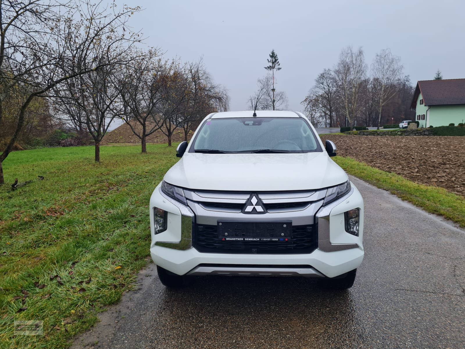 Pick-up-Presse Türe ait Mitsubishi L 200, Gebrauchtmaschine içinde Deutsch - Goritz (resim 4)