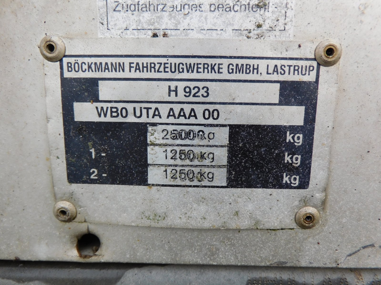 PKW-Anhänger du type Böckmann Tandemanhänger UT mit Einschubrampen *2500 kg *400x200x20cm, Gebrauchtmaschine en Wagenfeld (Photo 15)