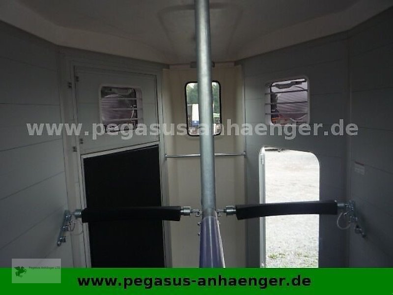 PKW-Anhänger del tipo Humbaur Notos 2-Pferdeanhänger ALU,Frontausstieg NEU, Gebrauchtmaschine en Gevelsberg (Imagen 4)