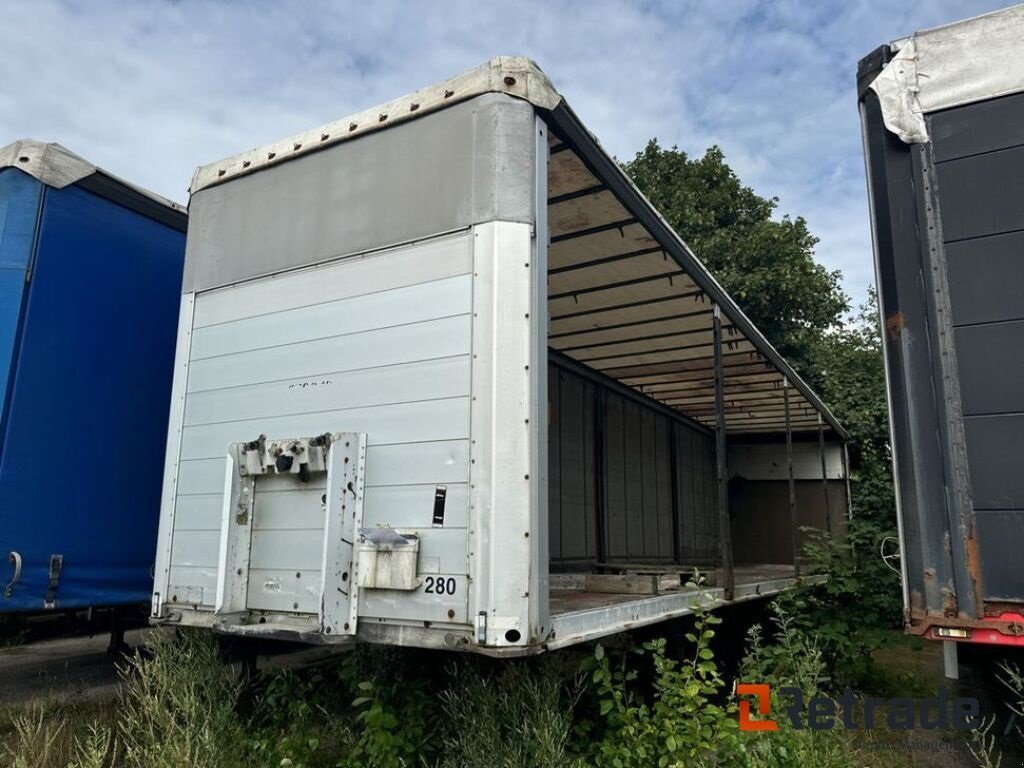 PKW-Anhänger от тип Schmitz 3-akslet trailer med lift, Gebrauchtmaschine в Rødovre (Снимка 1)