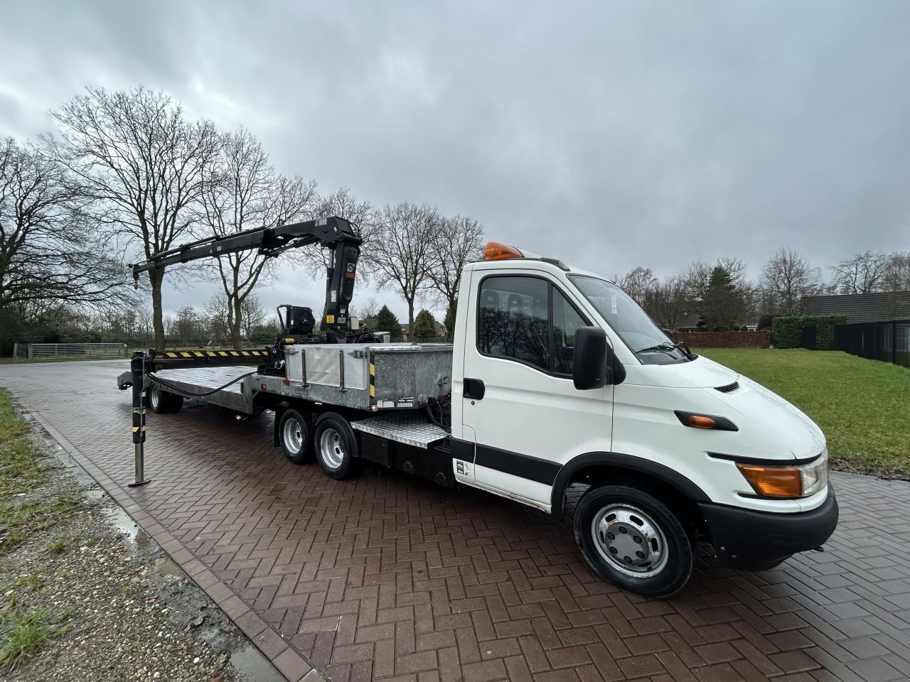 PKW-Anhänger van het type Sonstige be combinatie iveco 40C17 jeep- be combinatie iveco 40C17 jeep- -as met kraan HIAB veldhuizen, Gebrauchtmaschine in Putten (Foto 5)