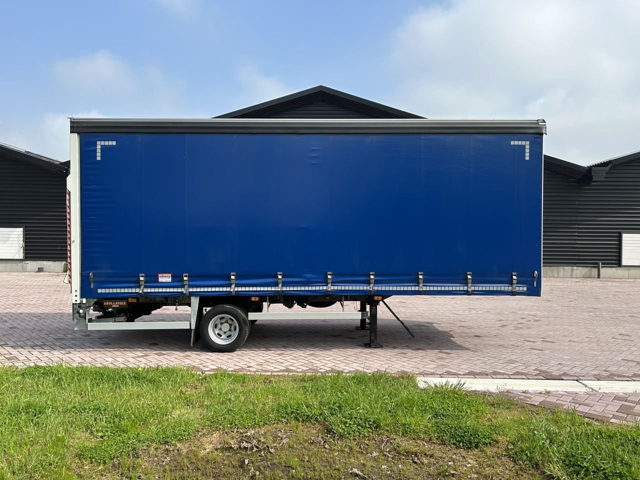 PKW-Anhänger van het type Sonstige Be oplegger 5.5 ton schuifzeilen veldhuizen met laadklep 1000 kg, Gebrauchtmaschine in Putten (Foto 2)