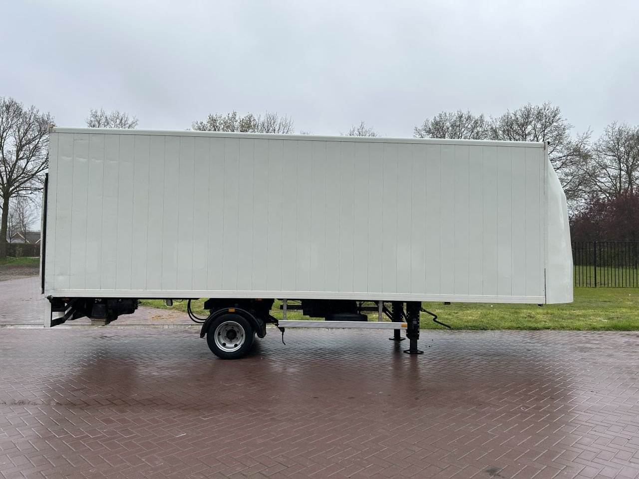 PKW-Anhänger typu Sonstige be oplegger 7 ton gesloten laadklep 1000 kg stuur as, Gebrauchtmaschine w Putten (Zdjęcie 3)