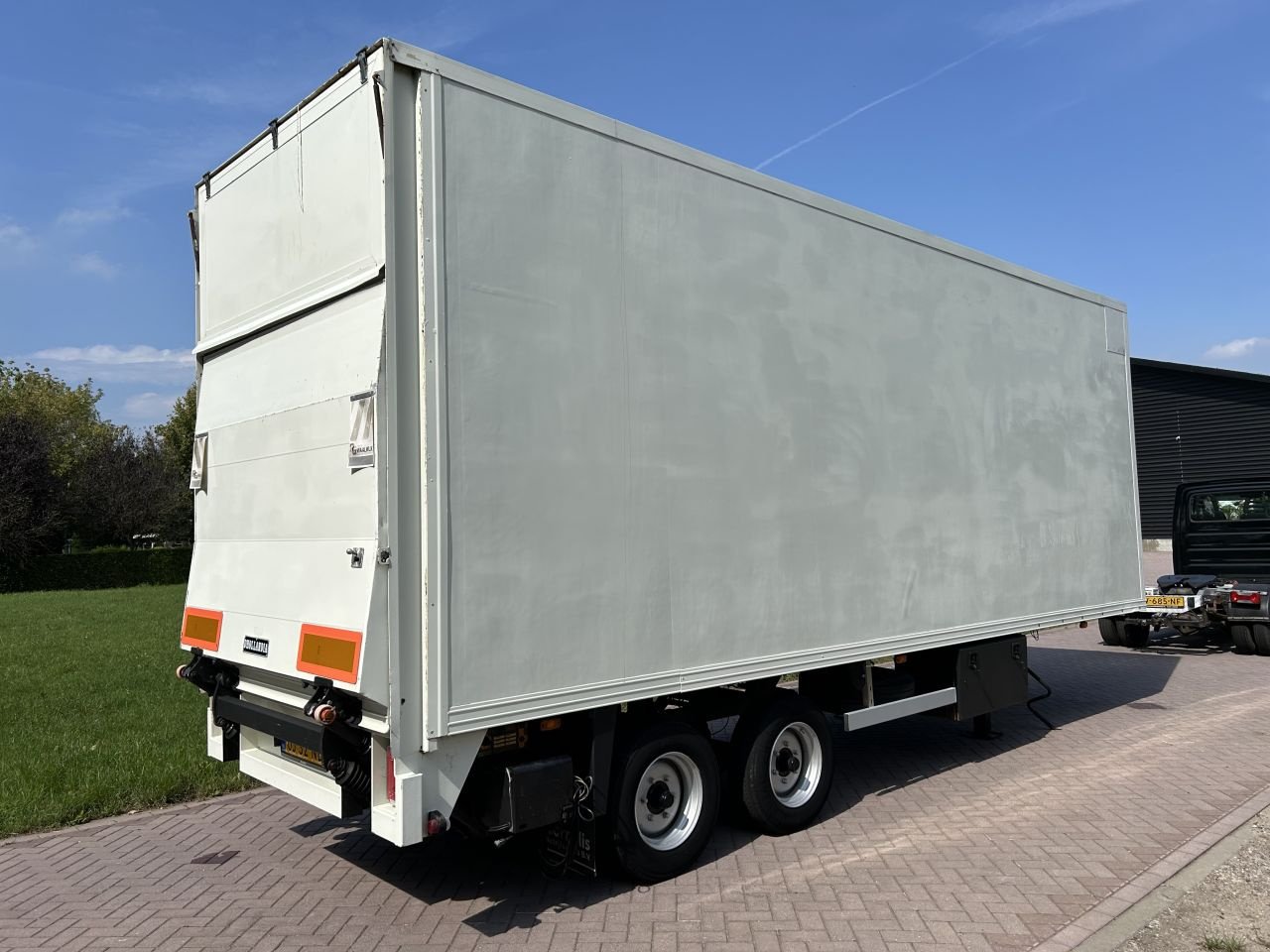 PKW-Anhänger van het type Sonstige be oplegger 8500 kg doornwaard schuifzeilen laadklep 1500, Gebrauchtmaschine in Putten (Foto 5)