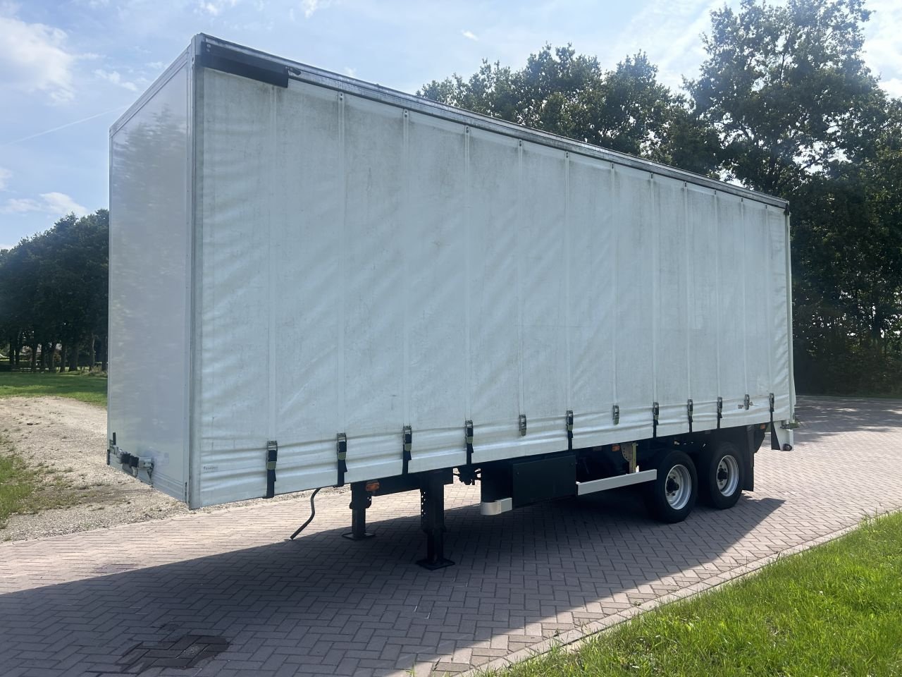 PKW-Anhänger van het type Sonstige be oplegger 8500 kg doornwaard schuifzeilen laadklep 1500, Gebrauchtmaschine in Putten (Foto 3)