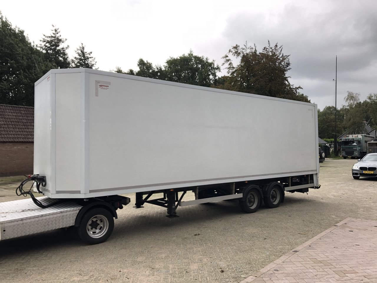 PKW-Anhänger tip Sonstige Be Oplegger 9 ton AWB Be Oplegger 9 ton AWB gesloten trailer laadklep 750 kg, Gebrauchtmaschine in Putten (Poză 2)