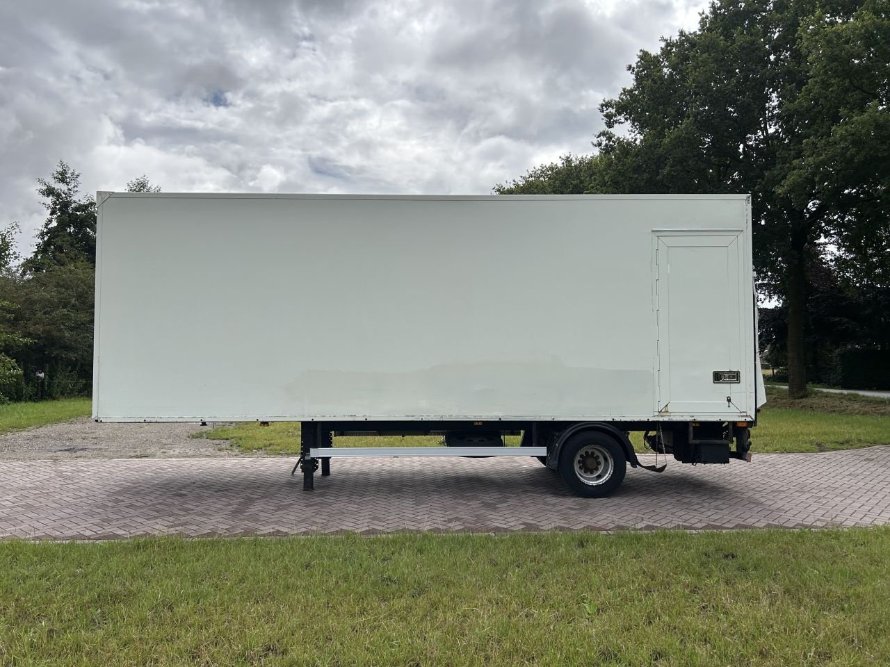 PKW-Anhänger typu Sonstige Be oplegger QUALITY TRAILERS gesloten 7990 kg met laadklep, Gebrauchtmaschine v Putten (Obrázek 2)