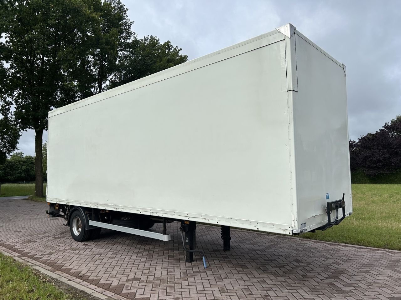 PKW-Anhänger tipa Sonstige Be oplegger QUALITY TRAILERS gesloten 7990 kg met laadklep, Gebrauchtmaschine u Putten (Slika 5)