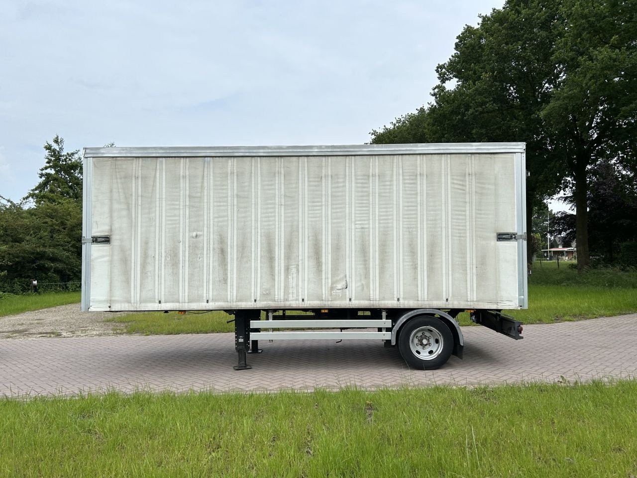 PKW-Anhänger of the type Sonstige be oplegger QUALITY TRAILERS snelschuifzeilen 7 ton, Gebrauchtmaschine in Putten (Picture 2)