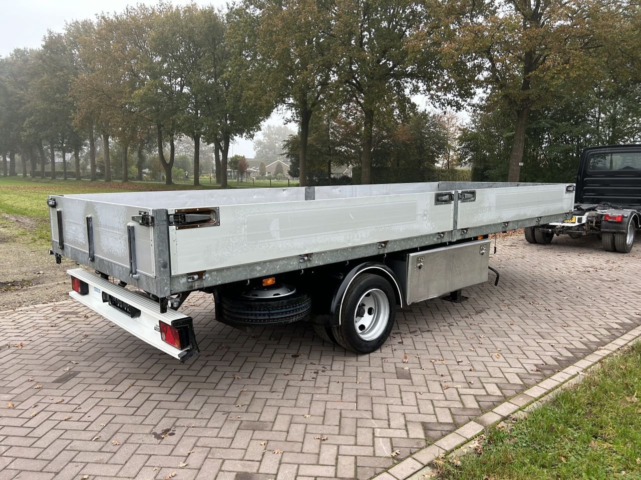 PKW-Anhänger van het type Sonstige BE oplegger vlak met luiken bunk 7 ton, Gebrauchtmaschine in Putten (Foto 7)