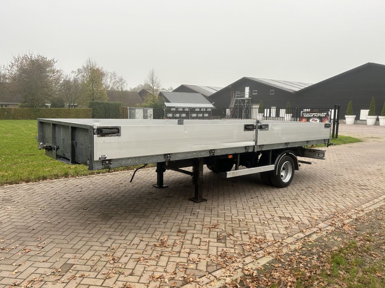 PKW-Anhänger van het type Sonstige BE oplegger vlak met luiken bunk 7 ton, Gebrauchtmaschine in Putten (Foto 1)