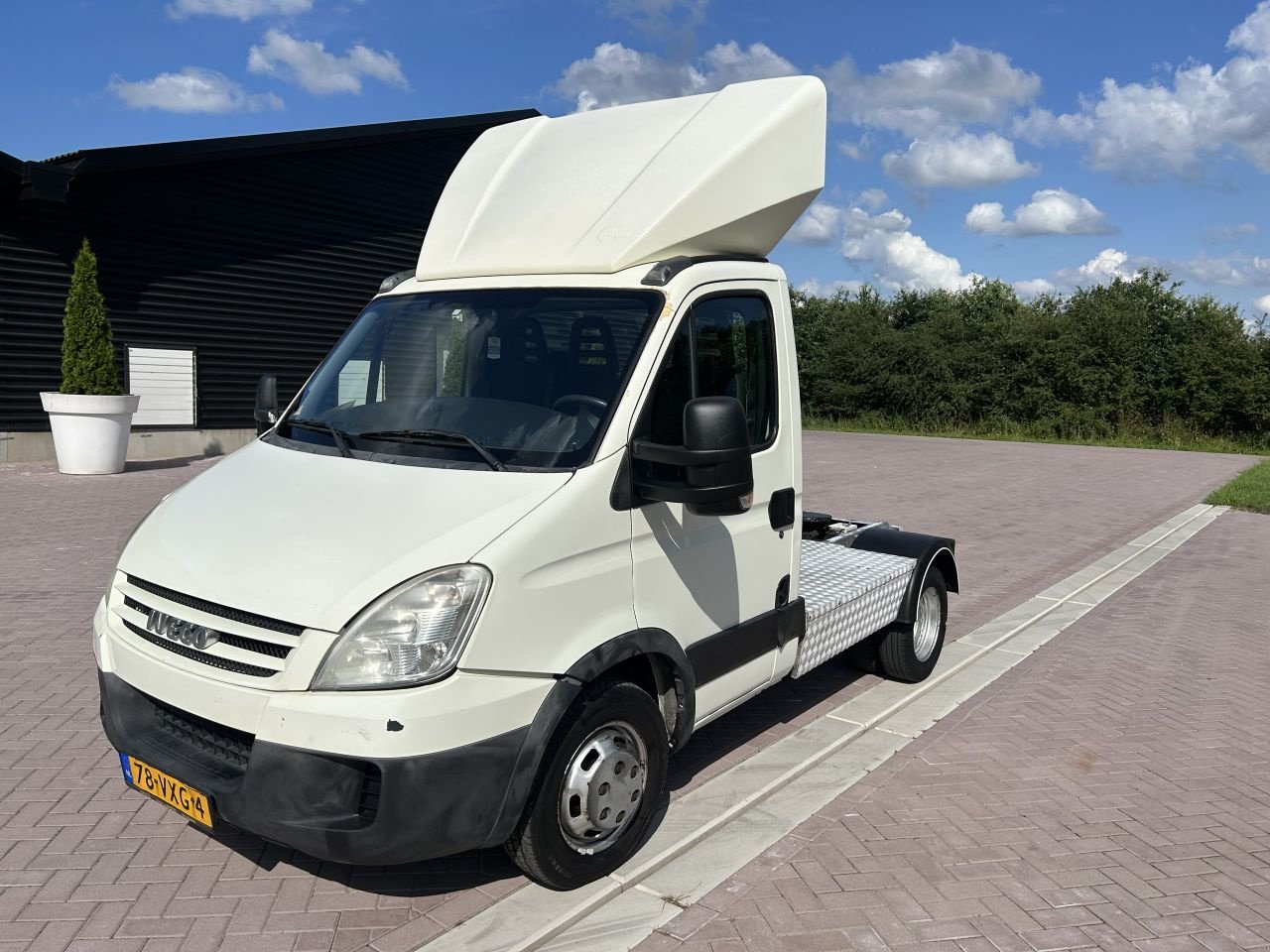 PKW-Anhänger van het type Sonstige be trekker 10 ton 10 Iveco 35C15, Gebrauchtmaschine in Putten (Foto 2)