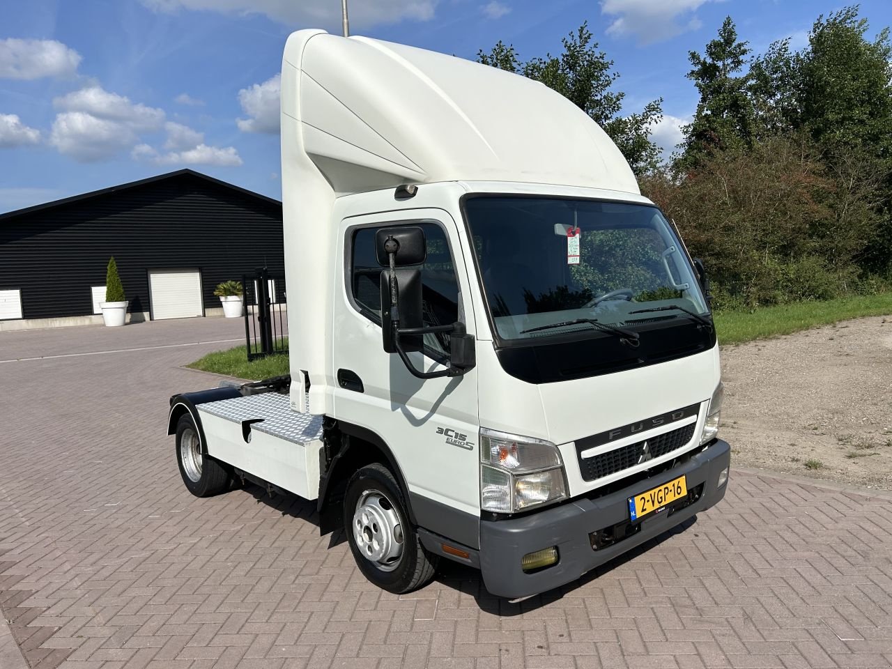 PKW-Anhänger van het type Sonstige be trekker 8.4 TON Mitsubishi Canter Fuso 3C15, Gebrauchtmaschine in Putten (Foto 1)