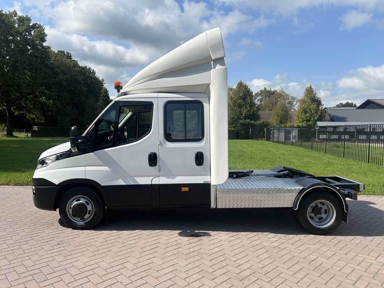 PKW-Anhänger van het type Sonstige be trekker 8.8 ton Iveco Daily 40C21 met dubbele cabine, Gebrauchtmaschine in Putten (Foto 3)