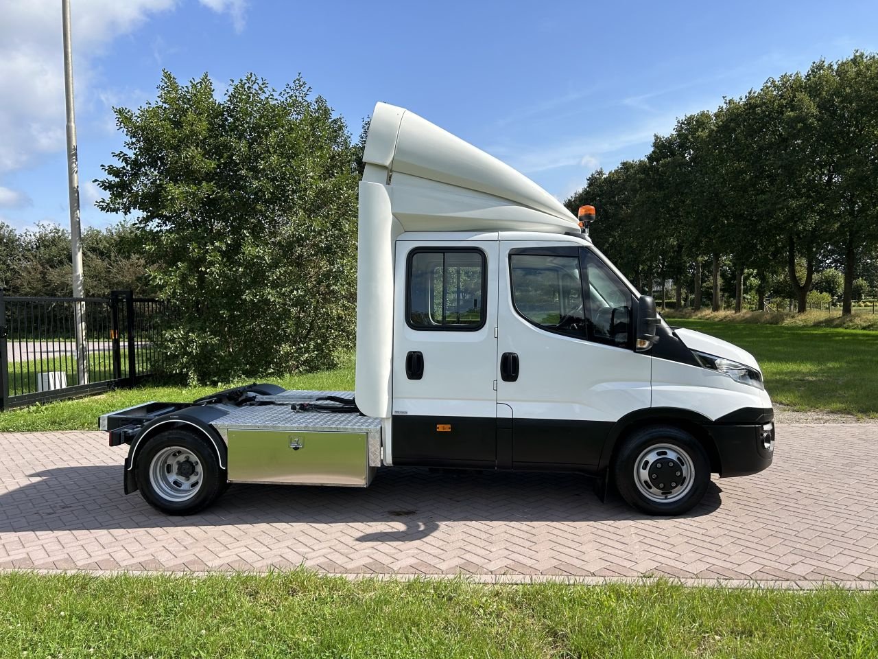 PKW-Anhänger typu Sonstige be trekker 8.8 ton Iveco Daily 40C21 met dubbele cabine, Gebrauchtmaschine v Putten (Obrázok 4)