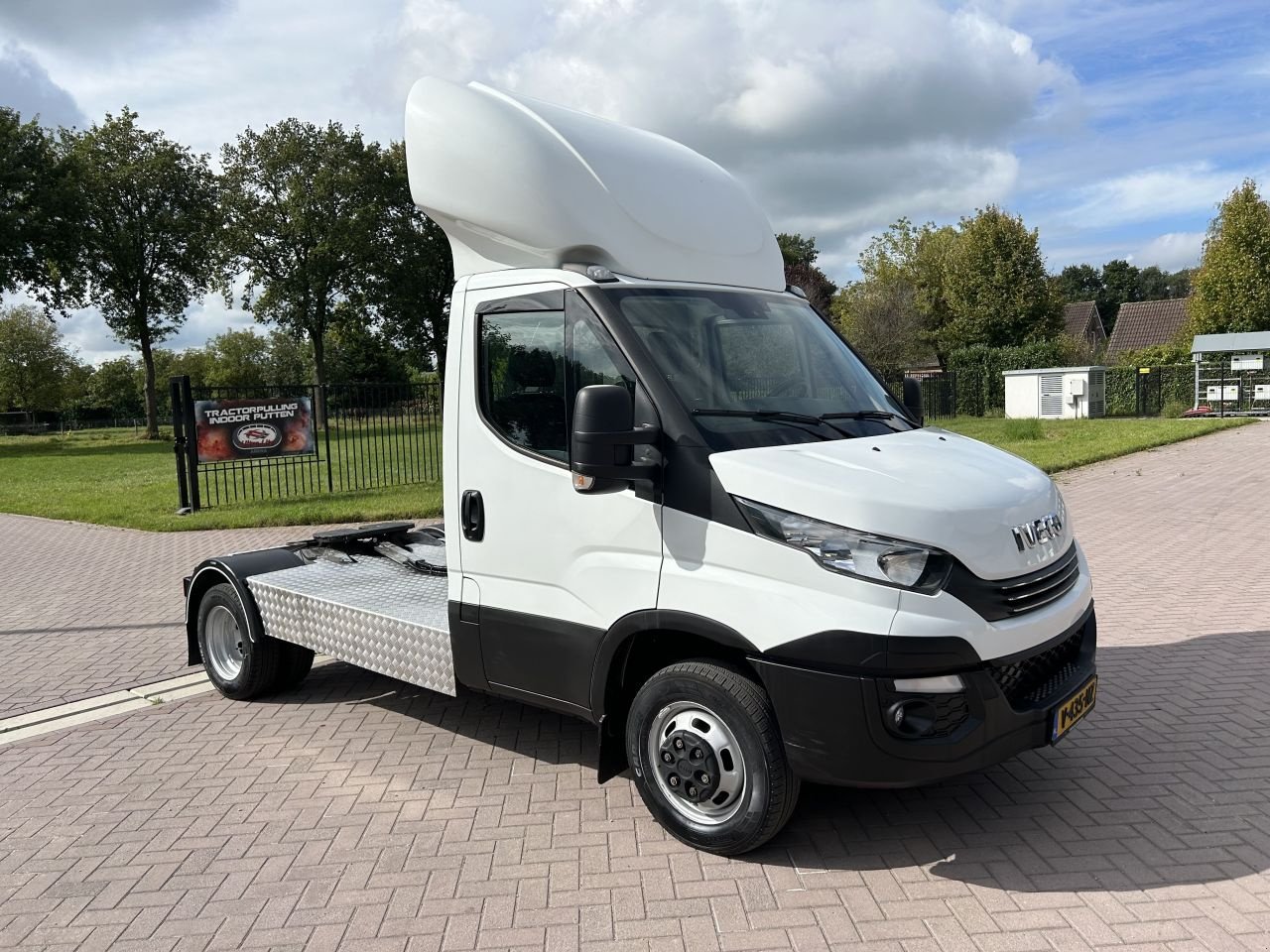 PKW-Anhänger Türe ait Sonstige be trekker 9.4 ton automaat Ivec Daily 40C18 (euro 6) 98.190 km, Gebrauchtmaschine içinde Putten (resim 1)