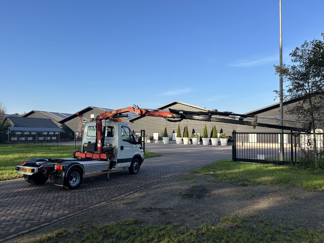 PKW-Anhänger del tipo Sonstige BE trekker Iveco 40C15 met Palfinger kraan, Gebrauchtmaschine In Putten (Immagine 3)