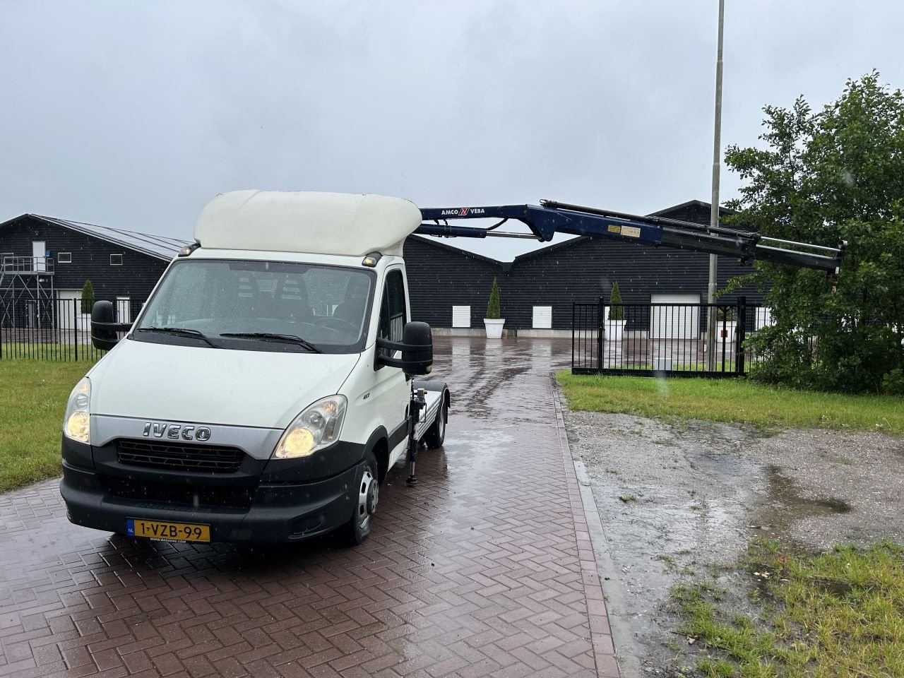 PKW-Anhänger van het type Sonstige be trekker iveco 40C17 10 ton euro 5 met kraan, Gebrauchtmaschine in Putten (Foto 2)