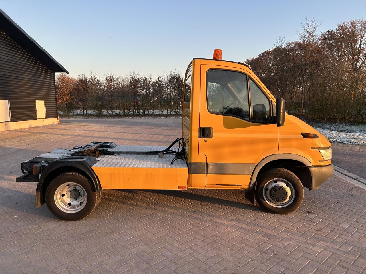 PKW-Anhänger Türe ait Sonstige be trekker Iveco Daily 40c (26) be trekker Iveco Daily 40c (26) luchtgeveerde trekker, Gebrauchtmaschine içinde Putten (resim 4)