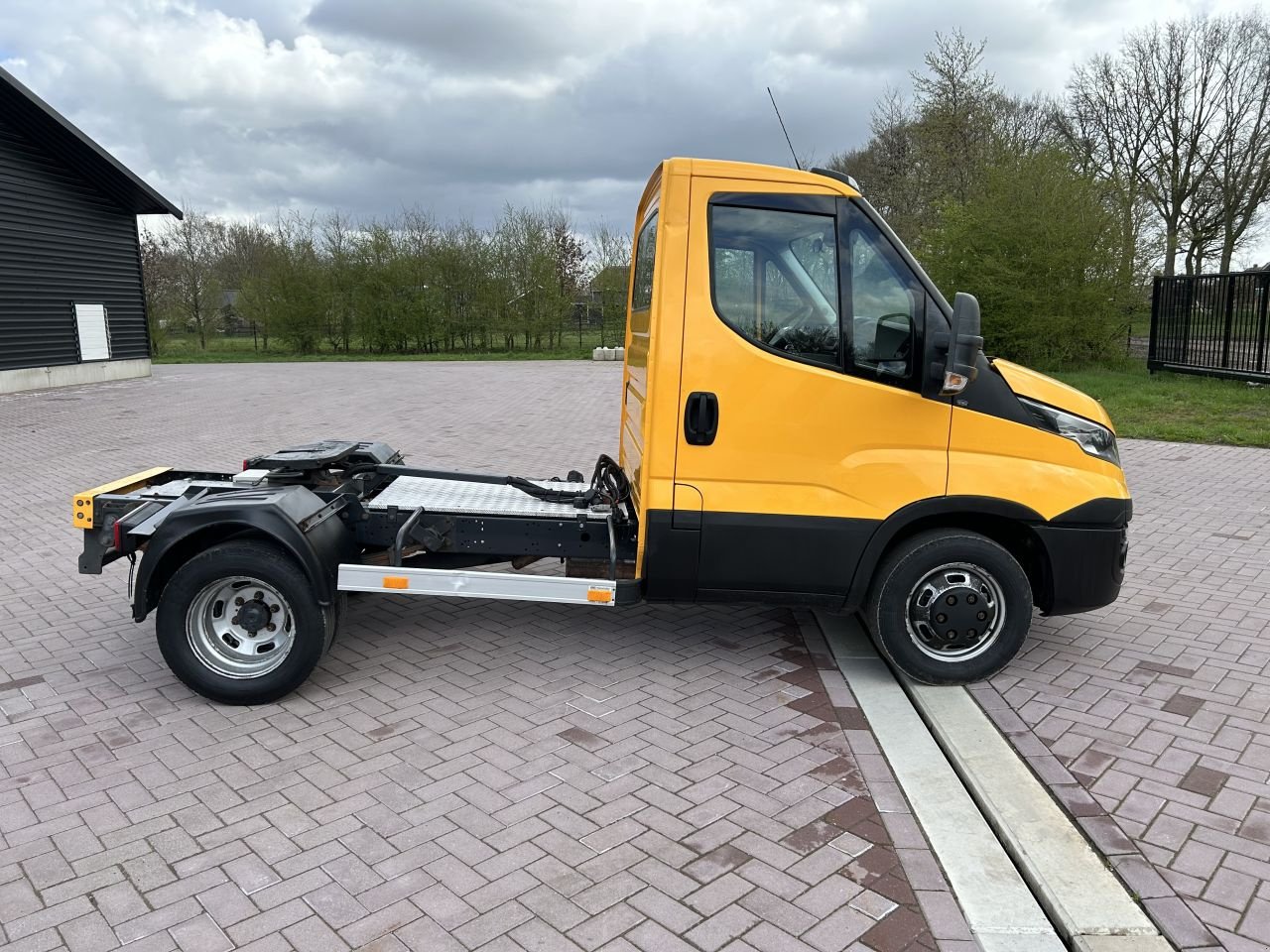 PKW-Anhänger Türe ait Sonstige be trekker Iveco Daily 40C17 (23 be trekker Iveco Daily 40C17 (23 autonoom geremd 8005 kg, Gebrauchtmaschine içinde Putten (resim 3)