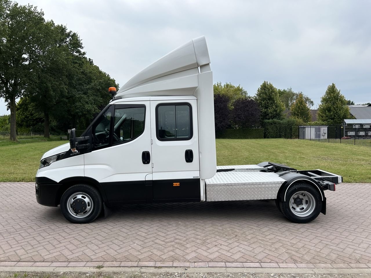 PKW-Anhänger of the type Sonstige be trekker Iveco Daily 40C21 met dubbele cabine 8.8 ton euro, Gebrauchtmaschine in Putten (Picture 2)