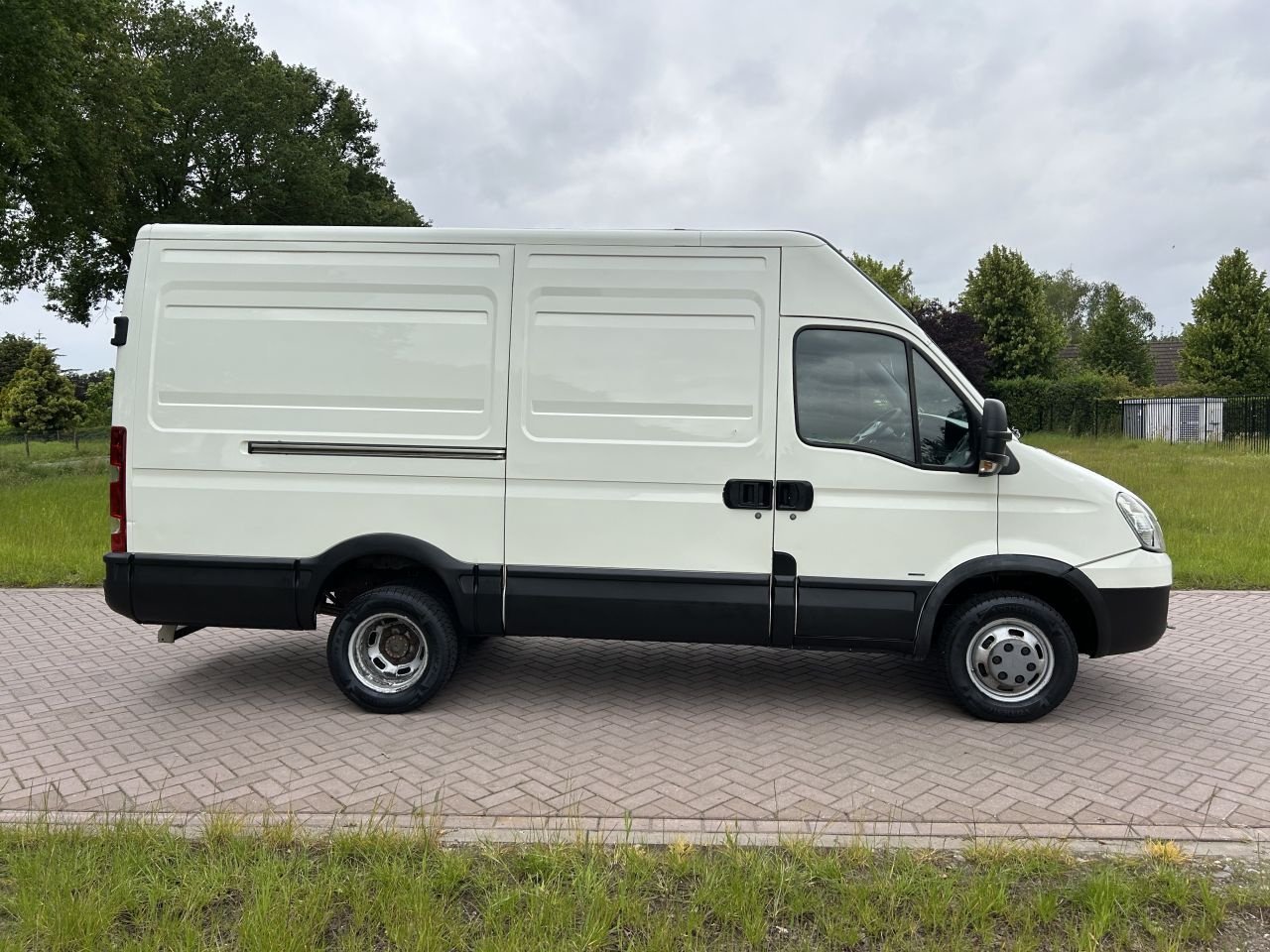 PKW-Anhänger van het type Sonstige Iveco Daily 50C18 bus met totaal gewicht van 14000 kg, Gebrauchtmaschine in Putten (Foto 4)