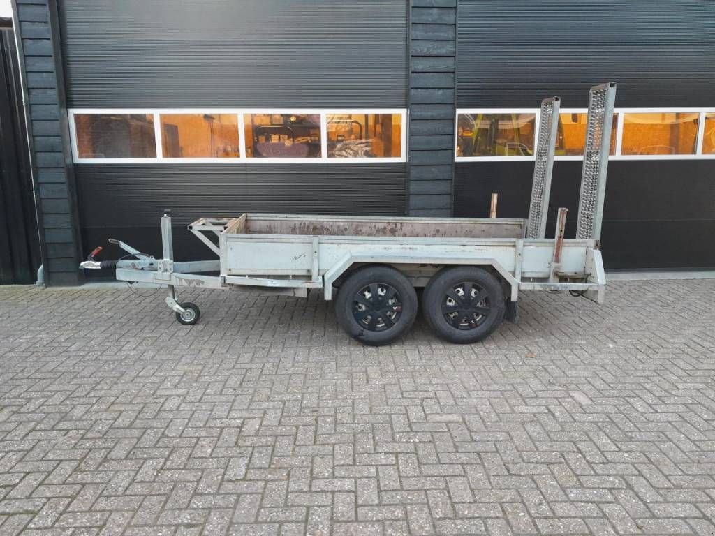 PKW-Anhänger za tip Sonstige Peters Machinetransporter 2700KG oprijplaten transporter, Gebrauchtmaschine u Ederveen (Slika 1)