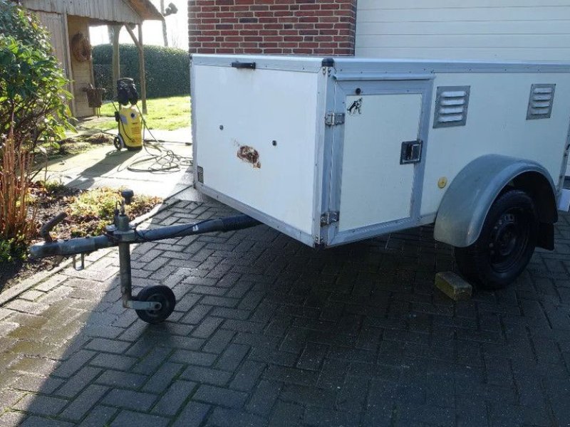 PKW-Anhänger van het type Sonstige WT Metall 4 vaks honden aanhangwagen, Gebrauchtmaschine in IJsselmuiden (Foto 1)