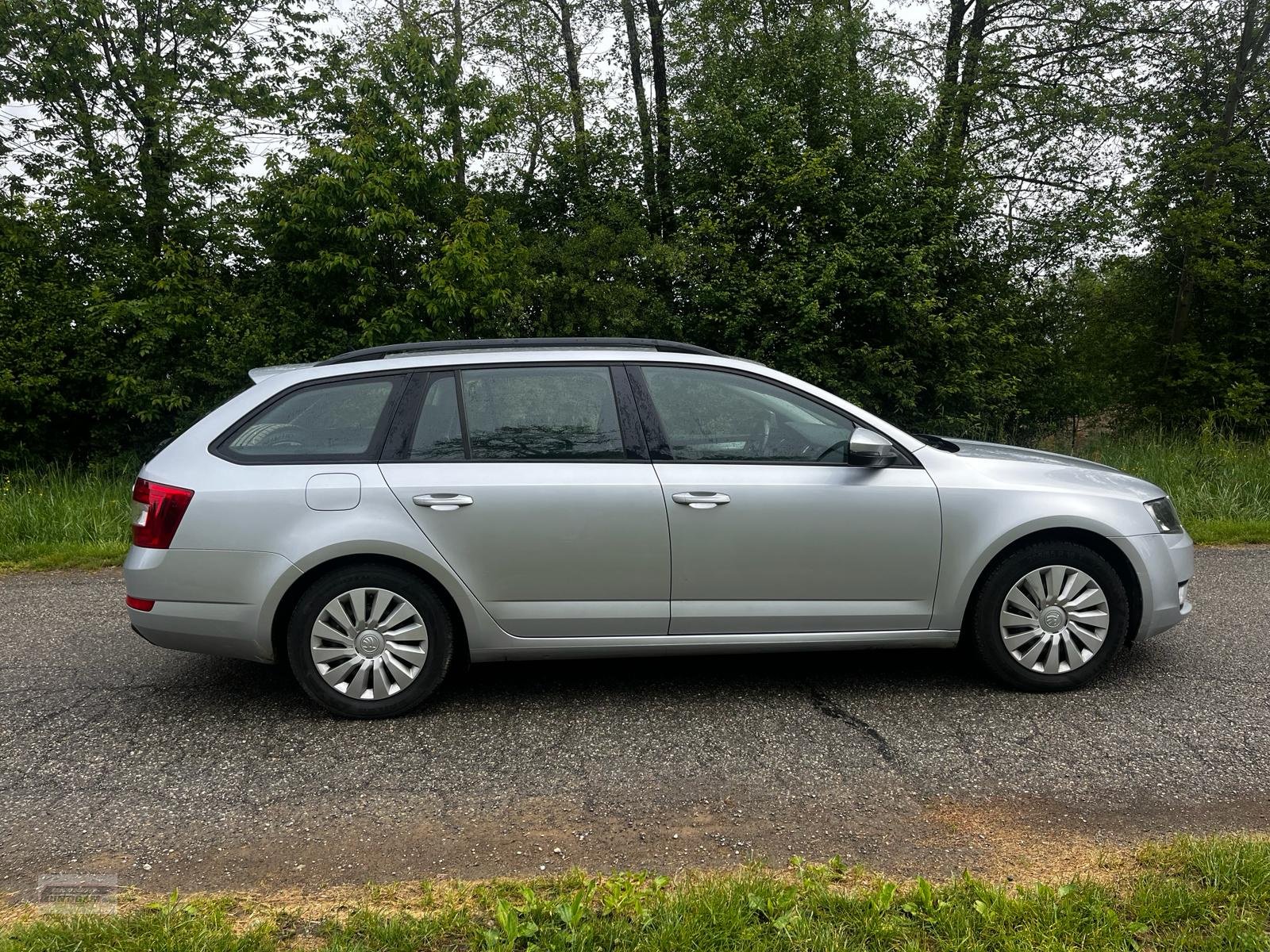 PKW/LKW del tipo skoda Octavia, Gebrauchtmaschine en Deutsch - Goritz (Imagen 2)