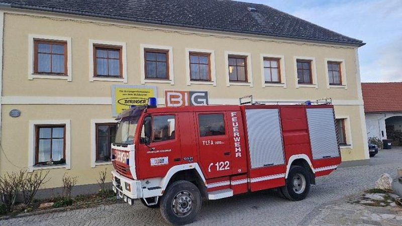 PKW/LKW tipa Steyr 13S21 4x4 Tanklöschfahrzeug TLFA2000, Gebrauchtmaschine u Brunn an der Wild (Slika 3)