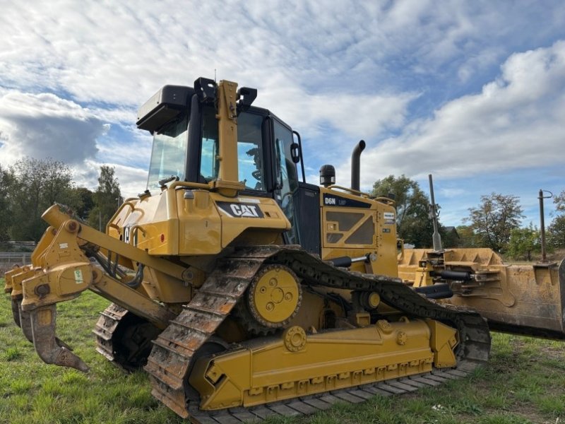 Planierraupe des Typs CAT D6N, Gebrauchtmaschine in Dressen (Bild 1)