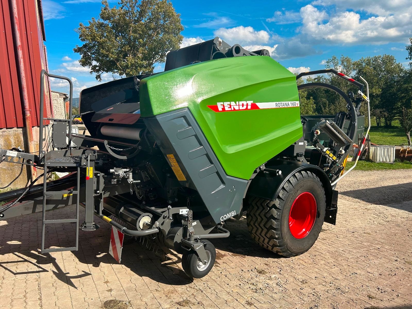 Press-/Wickelkombination des Typs Fendt Rotana 160 V Combi, Gebrauchtmaschine in Balingen (Bild 1)