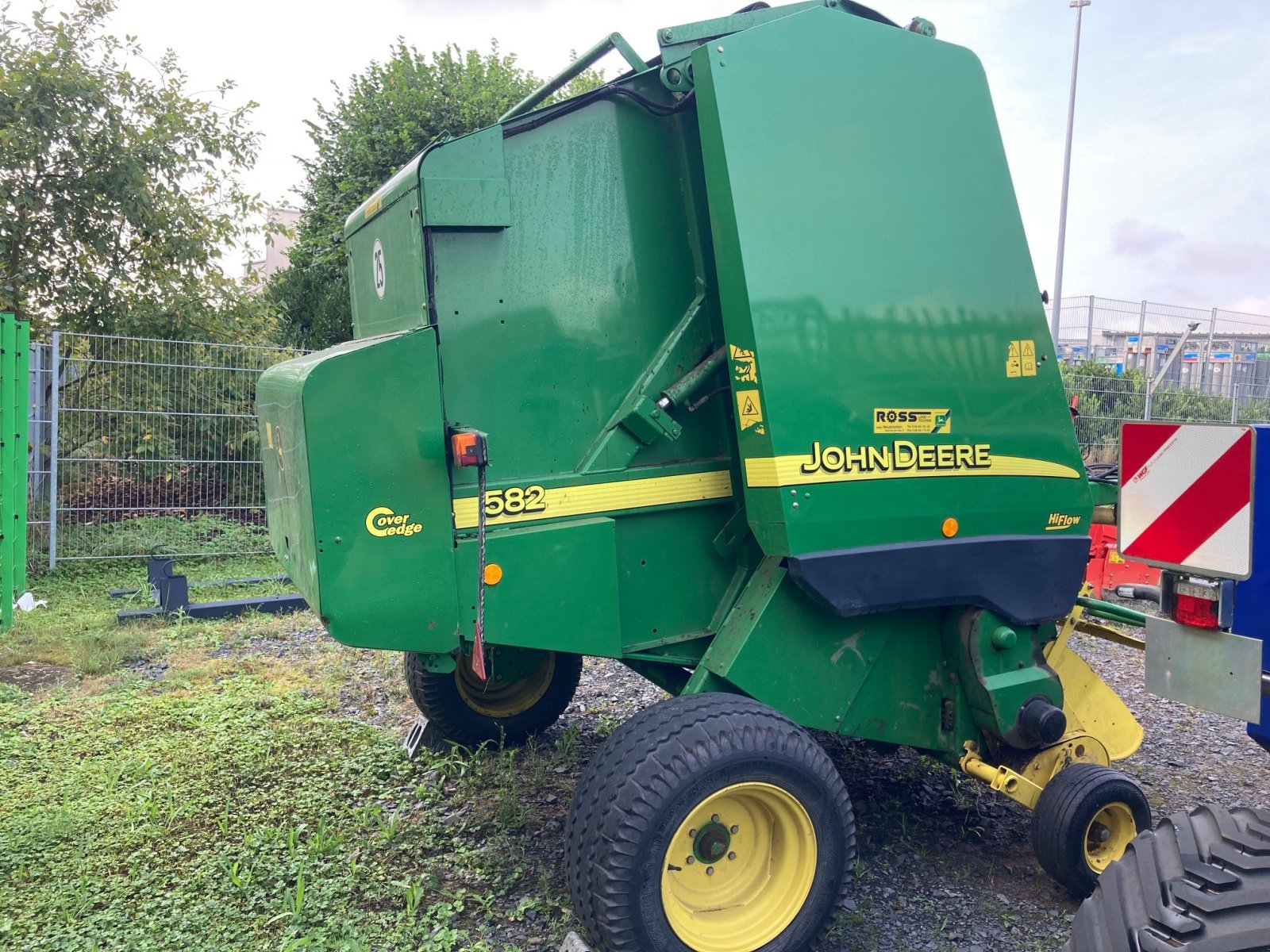 Press-/Wickelkombination a típus John Deere 582 Rundballenpresse, Gebrauchtmaschine ekkor: Petersberg (Kép 4)