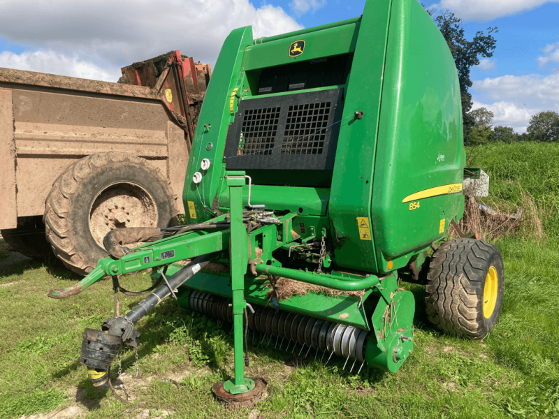 Press-/Wickelkombination van het type John Deere 854, Gebrauchtmaschine in CINTHEAUX (Foto 1)