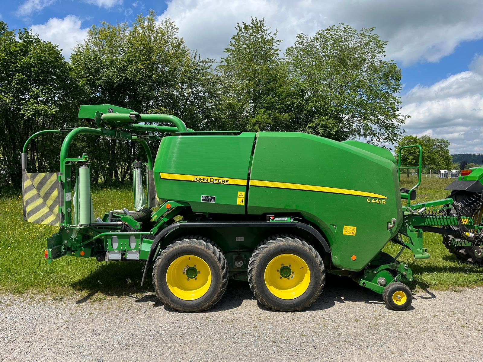 Press-/Wickelkombination of the type John Deere C441 R, Gebrauchtmaschine in Günzach (Picture 3)