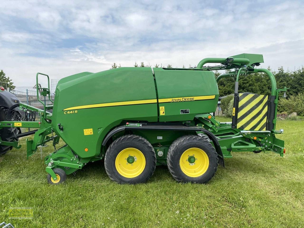 Press-/Wickelkombination del tipo John Deere C441R Kombipresse, Neumaschine en Marsberg-Giershagen (Imagen 2)