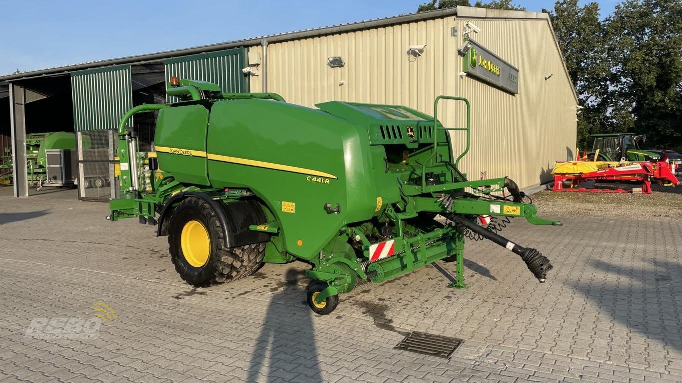 Press-/Wickelkombination del tipo John Deere C441R, Gebrauchtmaschine en Aurich (Imagen 2)