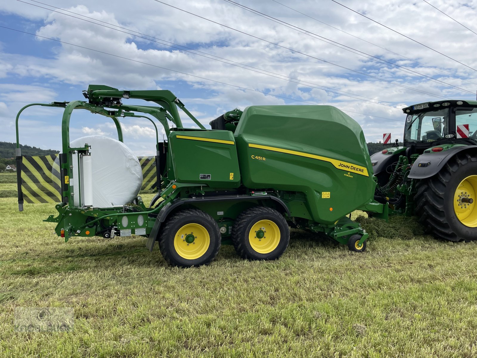 Press-/Wickelkombination типа John Deere C451R MaxiCut, Neumaschine в Immendingen (Фотография 2)