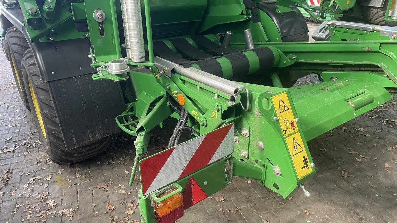 Press-/Wickelkombination of the type John Deere FESTKAMMER-KOMBIPRESSE C441R, Neumaschine in Aurich (Picture 19)